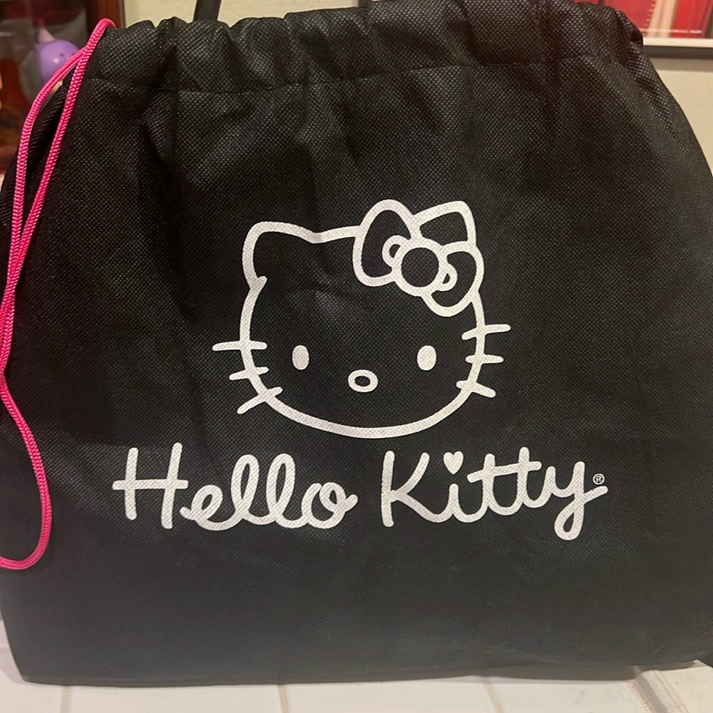New never used Hello Kitty tote with polka dots